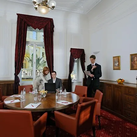 Otel Bristol